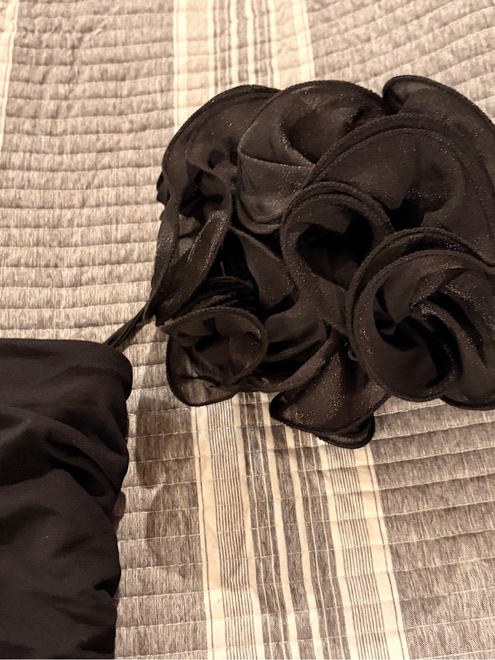NWOT Lulu's Black Off-Shoulder Ruched Mini Dress with Floral Puff Sleeves - Picture 2 of 8